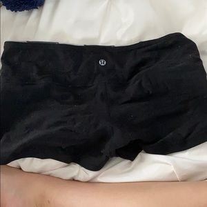 Lululemon reversible size 4 short spandex